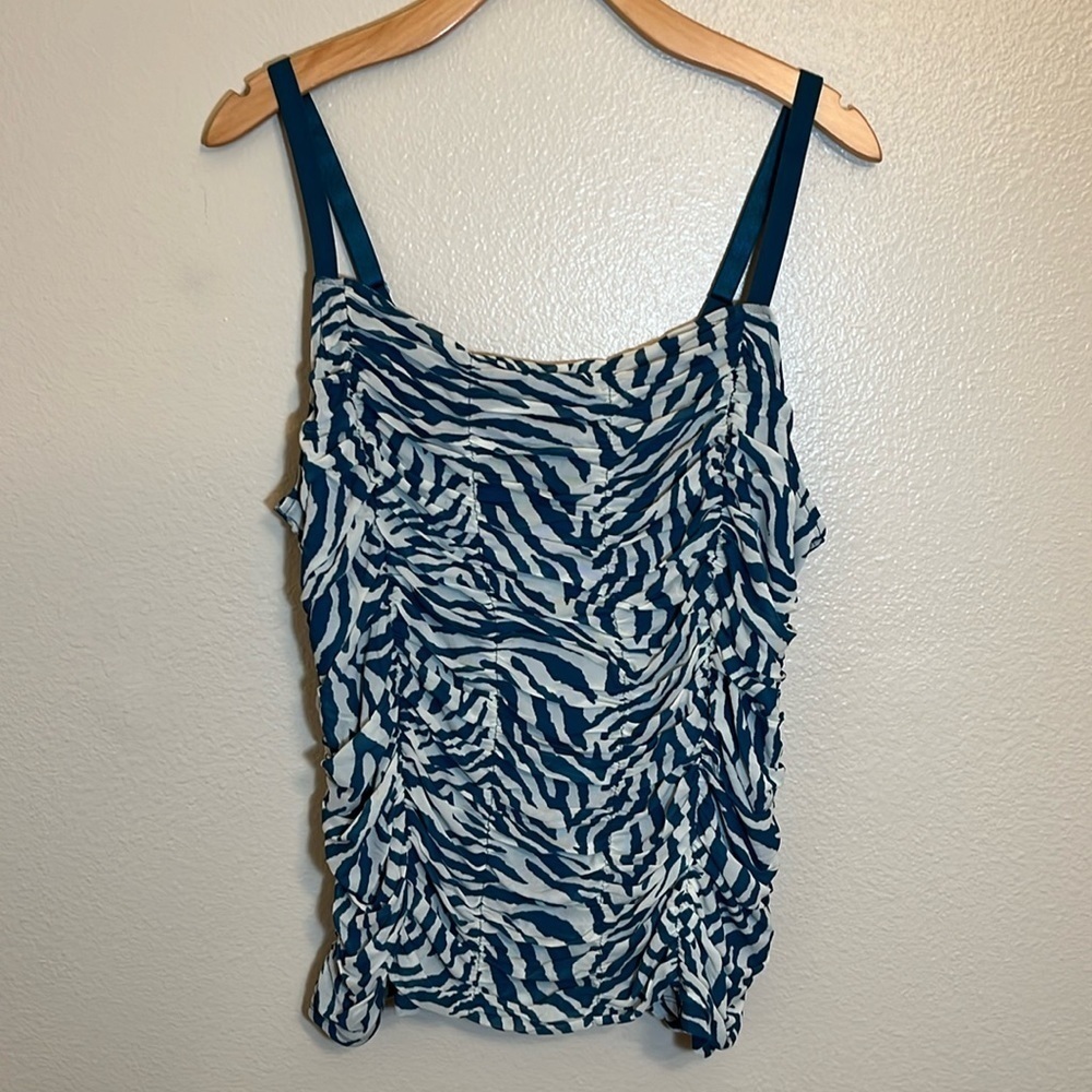 NWT Torrid Stretch Mesh Cropped Ruched Cami Zebra Blue White Tank Top